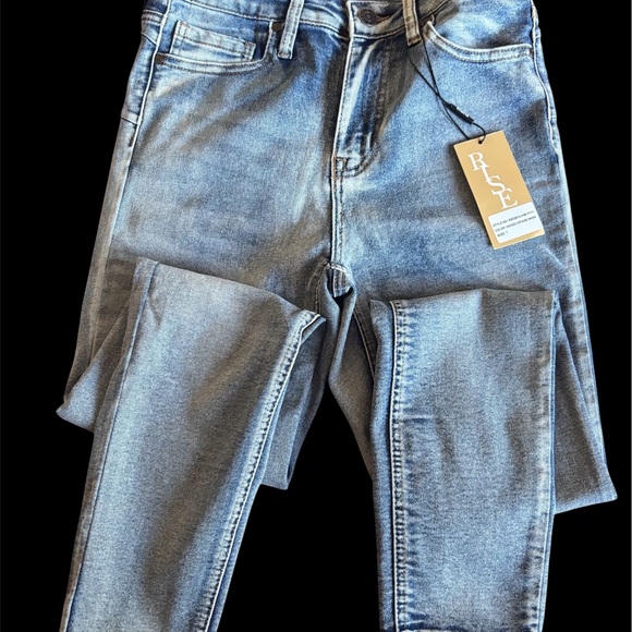 High Rise Light Blue Jeans - Picture 2 of 7